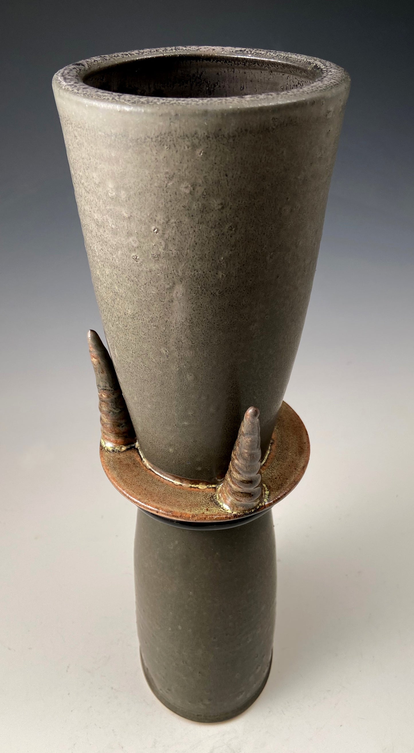 Vase w 3 Horns