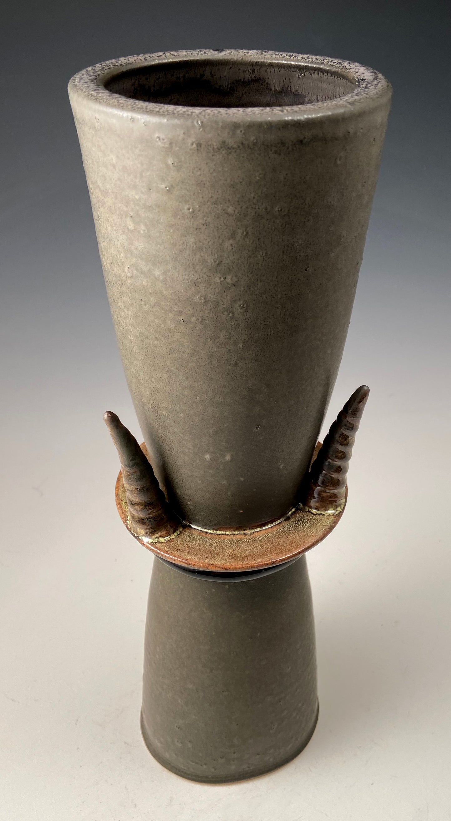 Vase w 3 Horns