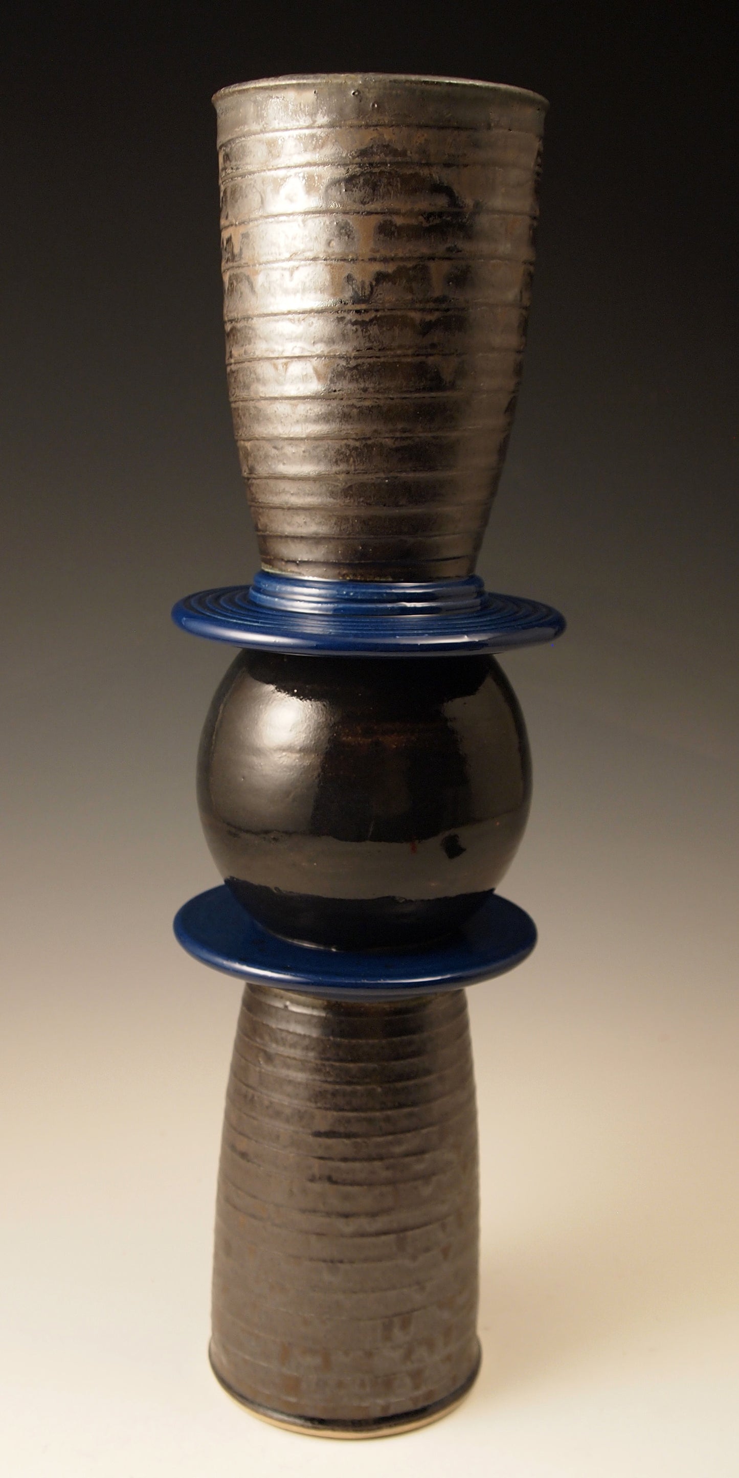 Vase w Blue Rings